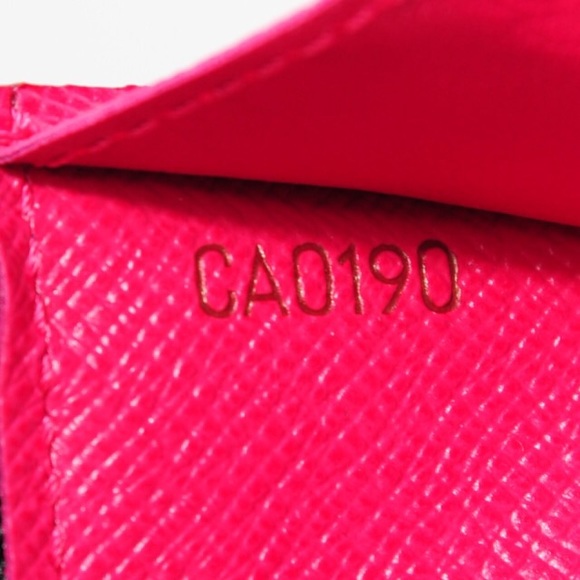 ❌SOLD❌ LOUIS VUITTON Mutlicolor Key Pouch - Picture 5 of 7