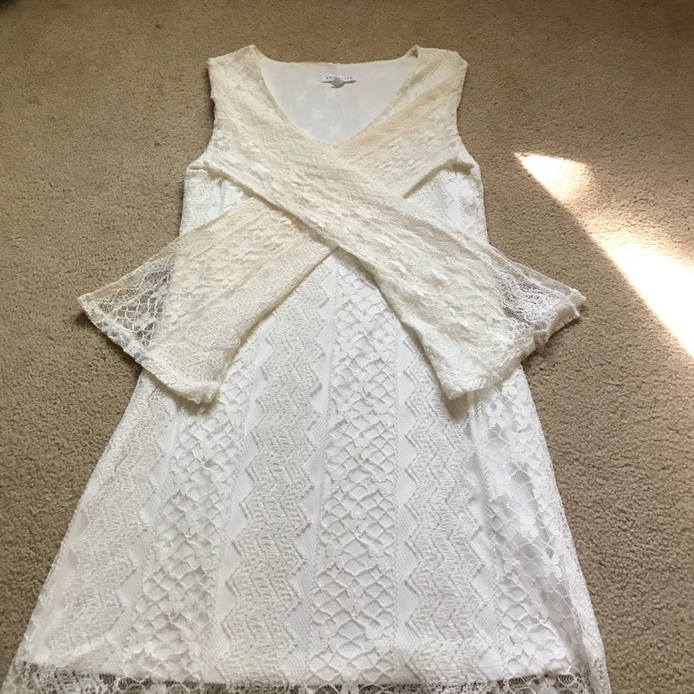 SOCIALIATE Boho White lace dress EUC