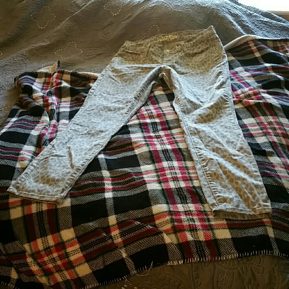 Old Navy the Rockstar grey leopard skinny jeans