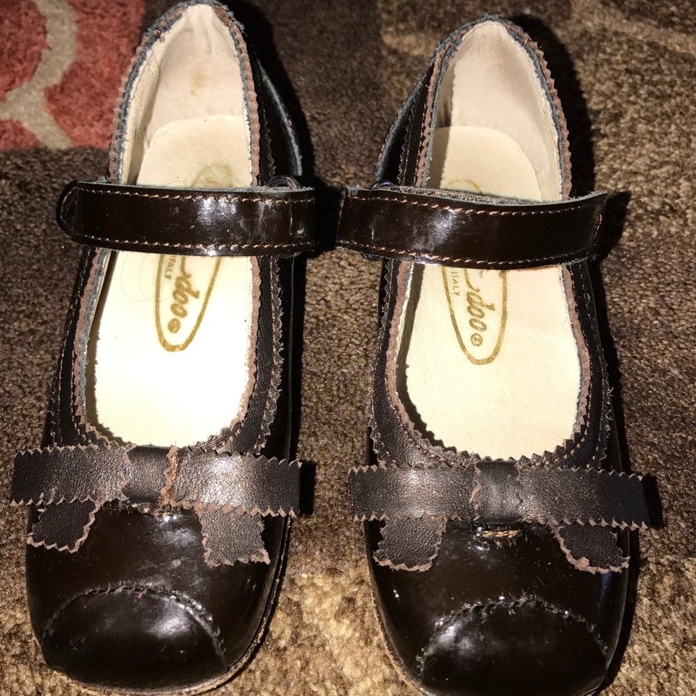 Brown patent leather maryjanes