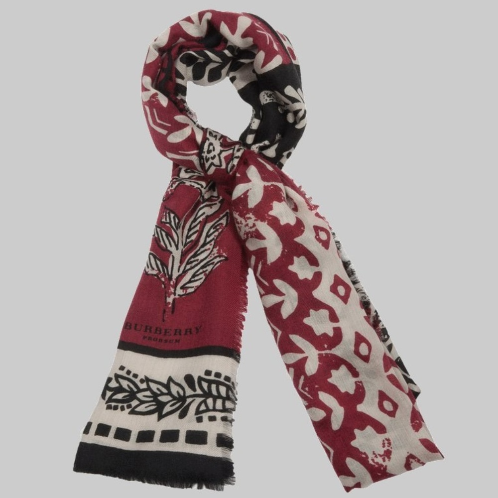 BURBERRY - Cashmere Scarf