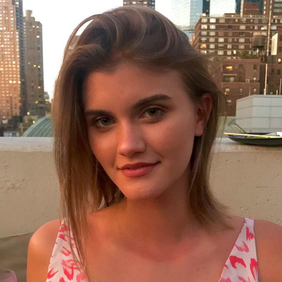 Meet your Posher, Paige - Picture 1 of 1