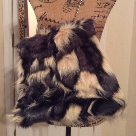 Mark Hair Raising Clutch - Picture 3 of 7