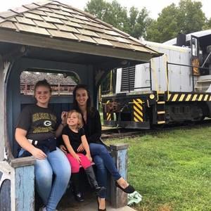 Meet your Posher, Rhianon