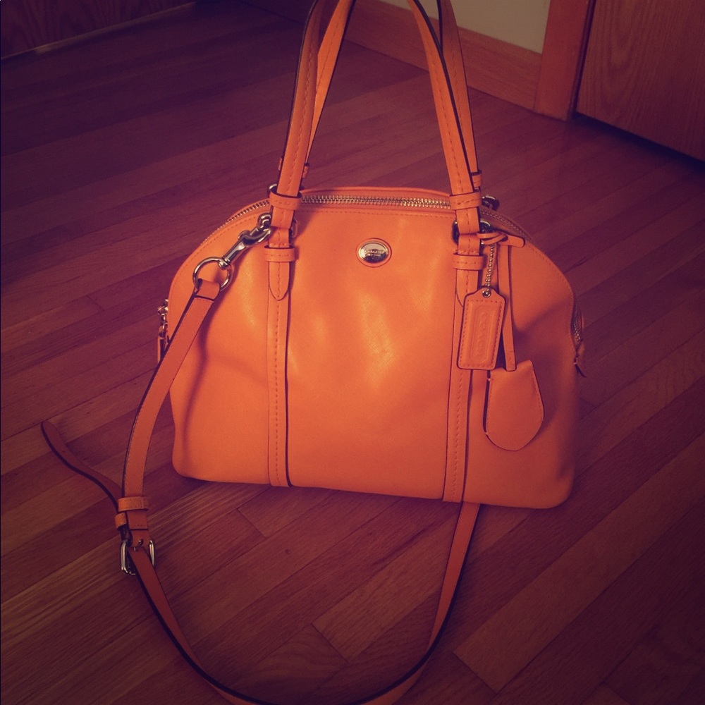 Mustard color, leather, 2-way Coach bag