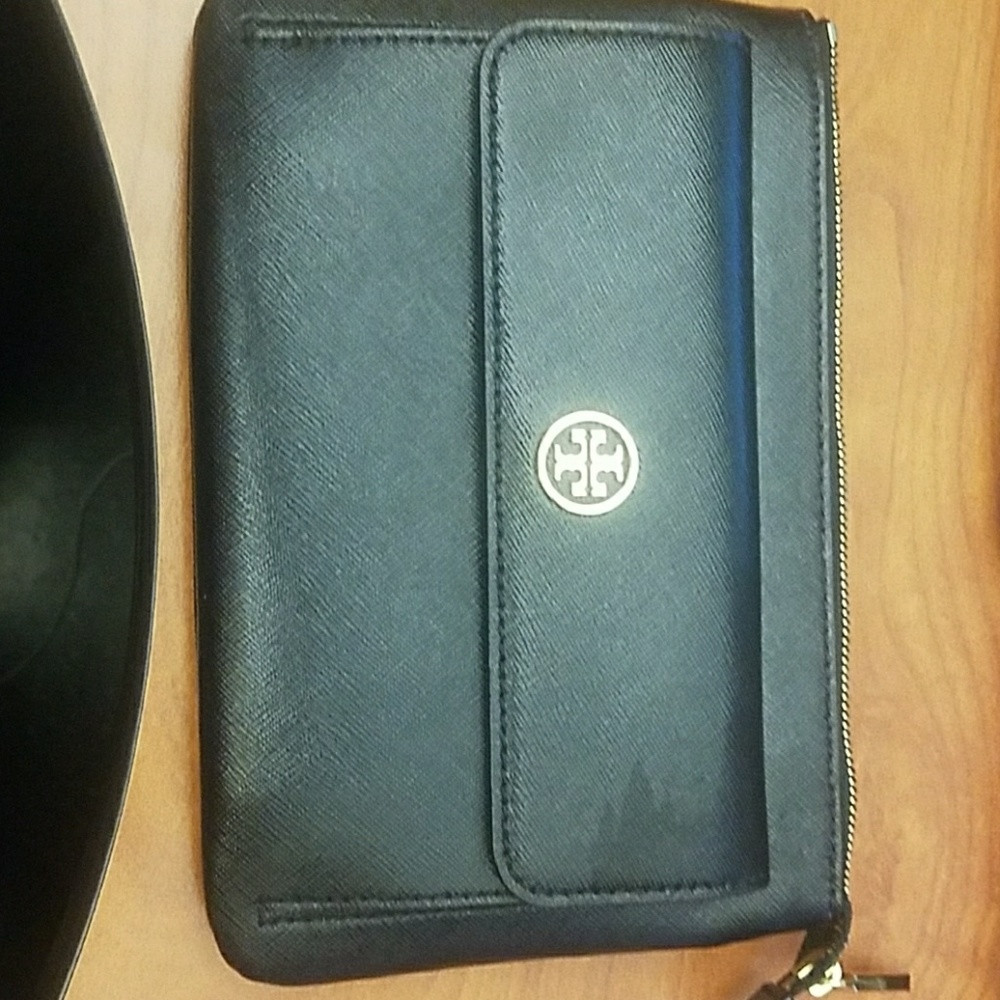 Tory Burch clutch - Picture 1 of 2