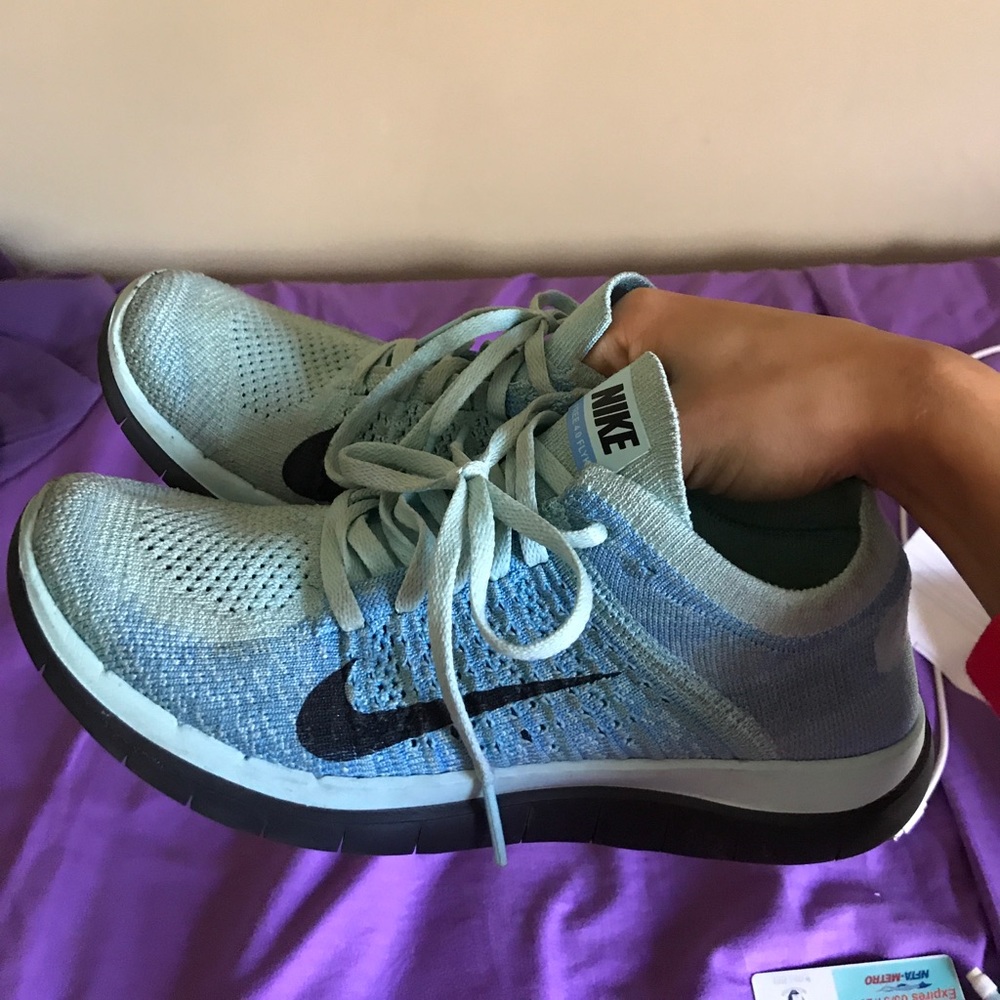 FlyKnit nike sneakers