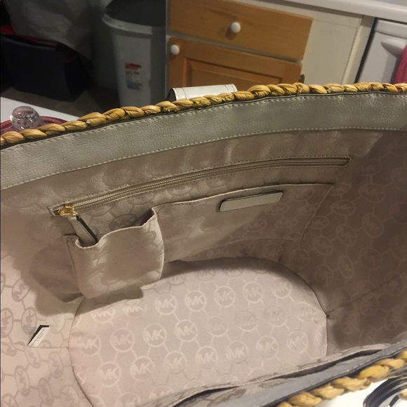 Michael Kors Extra Large Tote - Picture 2 of 4