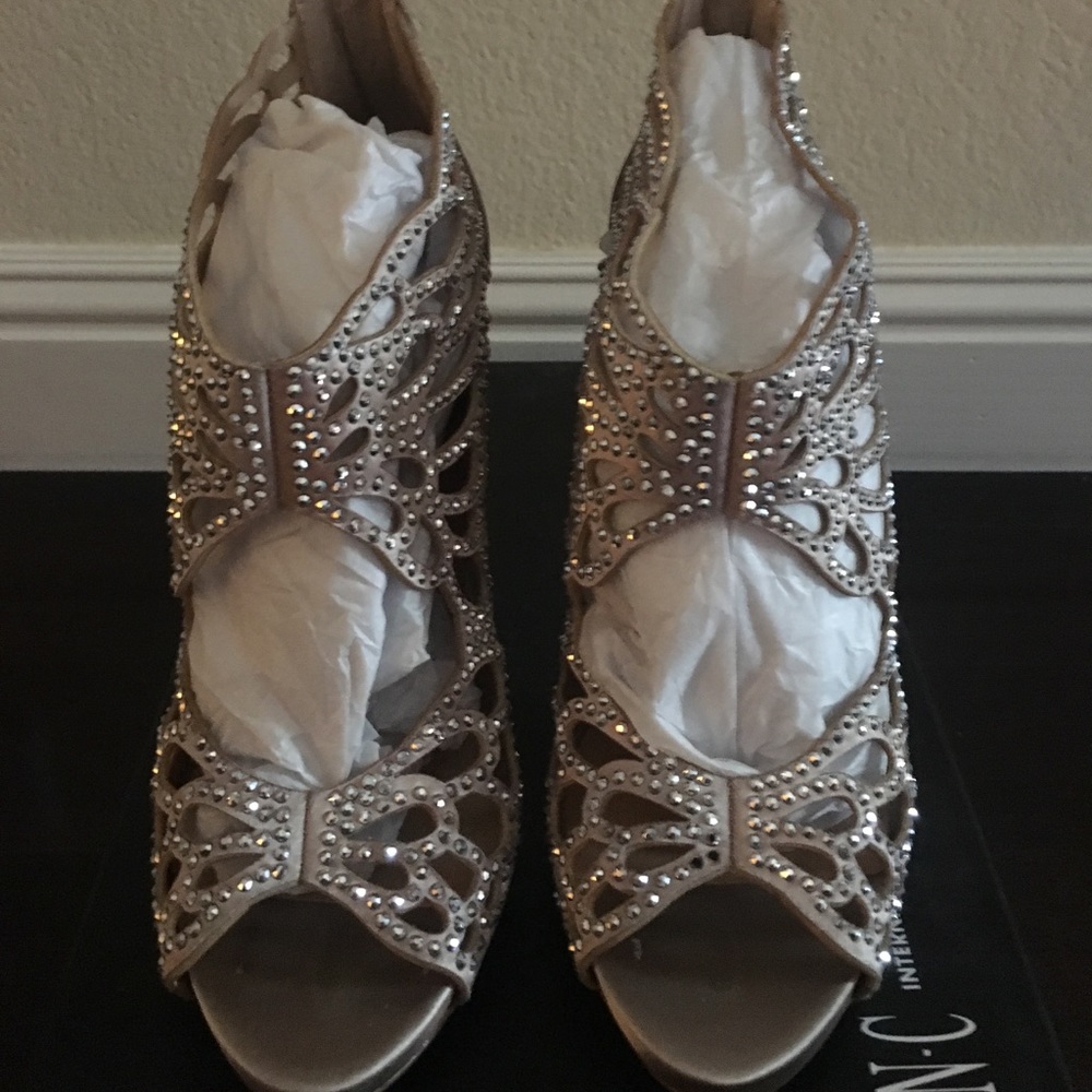 INC international concepts sandals - Picture 2 of 6