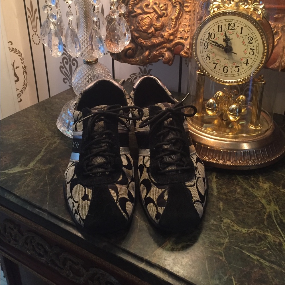 💕Authentic Coach Signature Tennis Shoes 👟