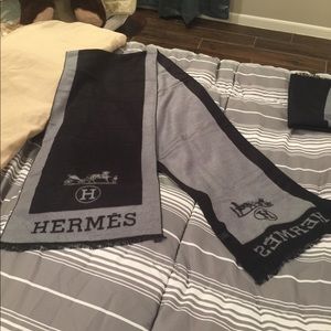 Scarf black & gray reversible with Hermès print