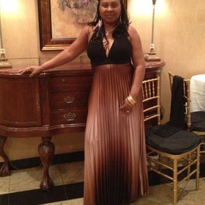 Meet your Posher, Iona