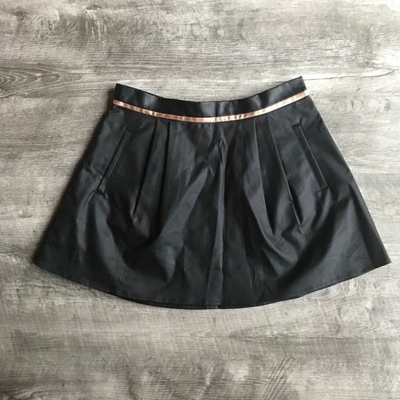 ➳ Faux Leather Black Mini Skirt with Rose Gold - Picture 1 of 4