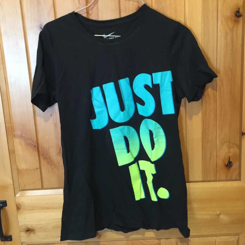 Nike tee