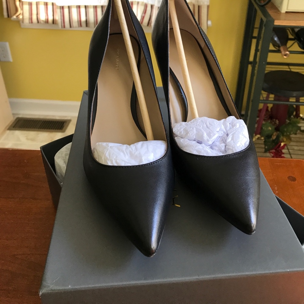 New with box Ann Taylor size 9.5 black heels