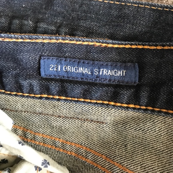 2 pairs of Lucky Brand Jeans - Picture 3 of 5