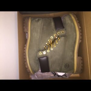 Olive green Tims