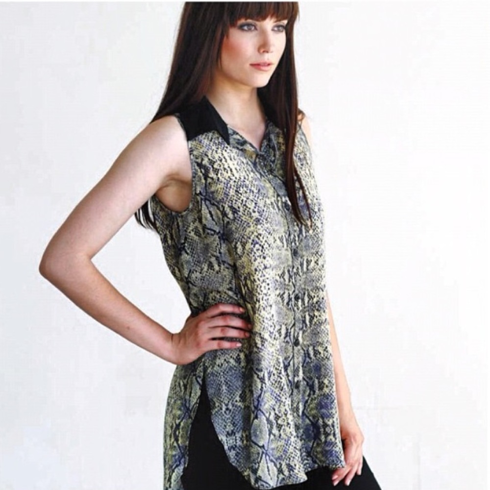 multi color print top eight sixty