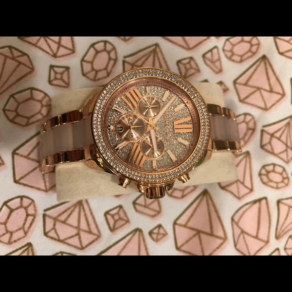 Used Michael kors women’s watches - Picture 5 of 7