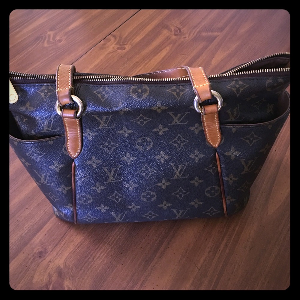 Louis Vuitton purse