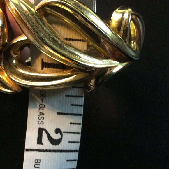 Fashion Jewelry | Hinged Goldtone Bracelet - Picture 5 of 7