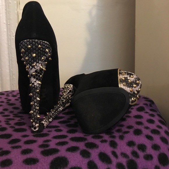 Black studded pumps - Picture 2 of 2