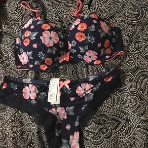 Very cute bra and undie set ! Brand new !