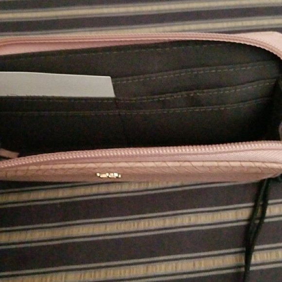 NWT Hudson and Bleeker Smart Phone wallet - Picture 3 of 4