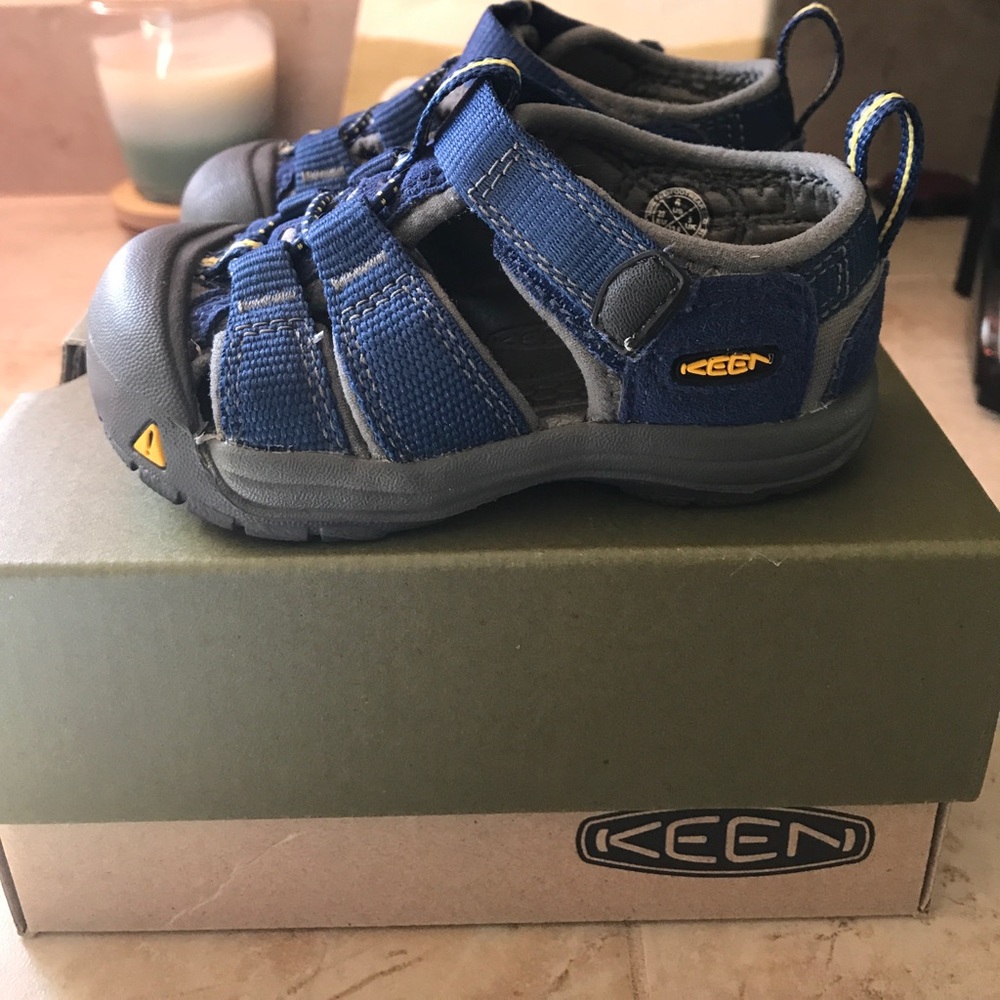GUC KEEN Newport H2 sandals