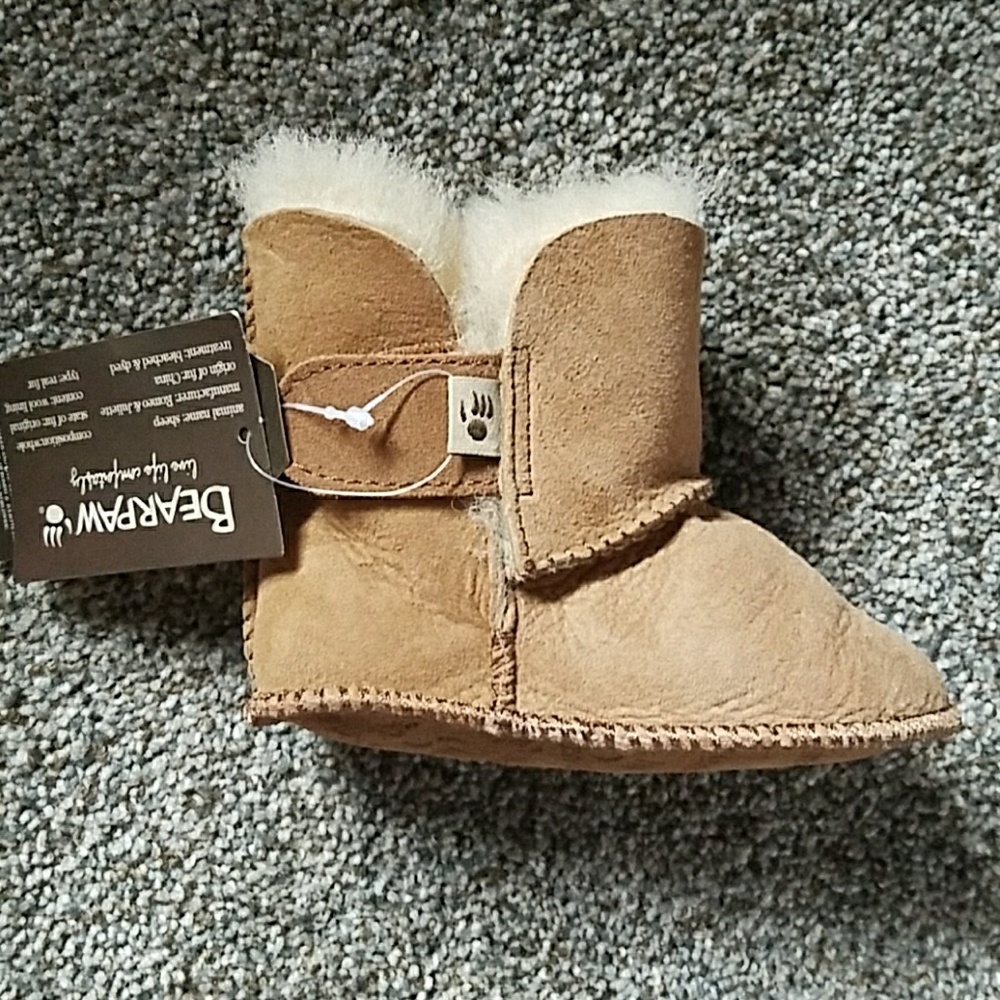 Infant Bearpaw boots