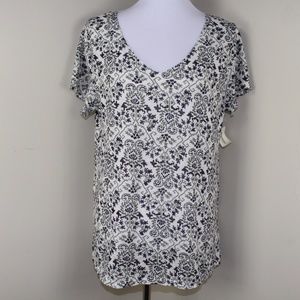 NWT Aeropostale Relaxed Fit V Neck Print Knit Tee NWT Aeropostale Relaxed Fit V Neck Print Knit Tee