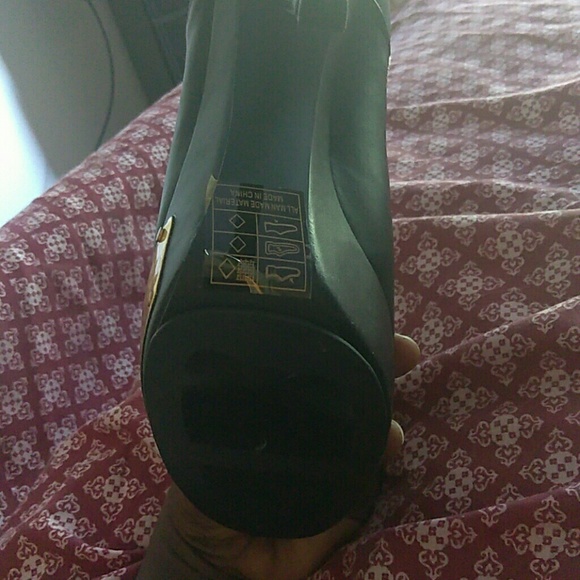 Shoes - Picture 3 of 3