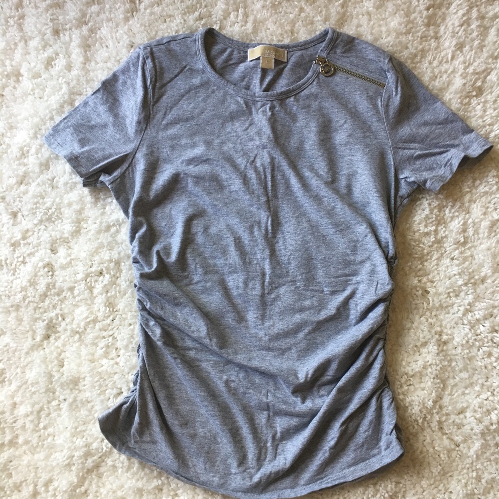 MK tee shirt with logo zippered shoulder