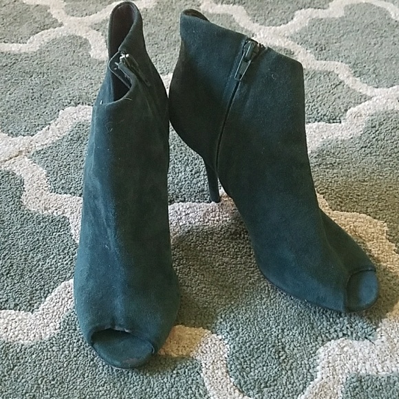 💋SOLD CALVIN KLEIN COLLECTION Booties Sz 37 / 7 - Picture 2 of 4