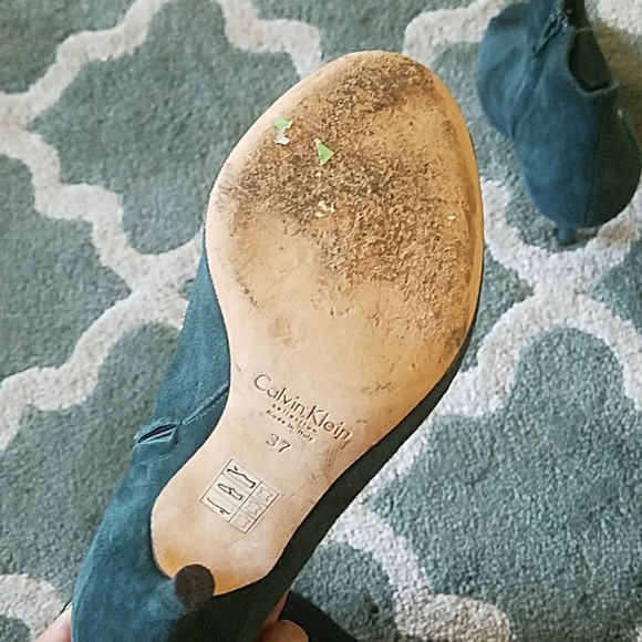 💋SOLD CALVIN KLEIN COLLECTION Booties Sz 37 / 7 - Picture 4 of 4