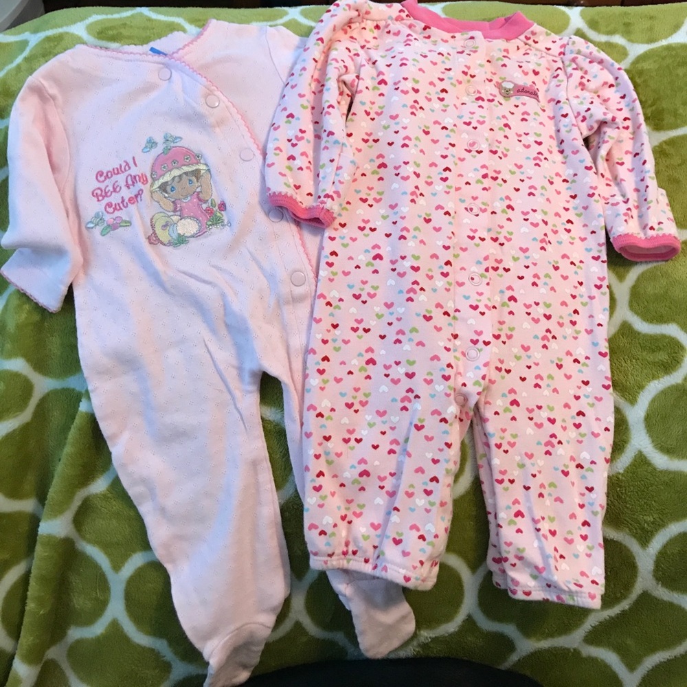 Pajamas size 3-6 months