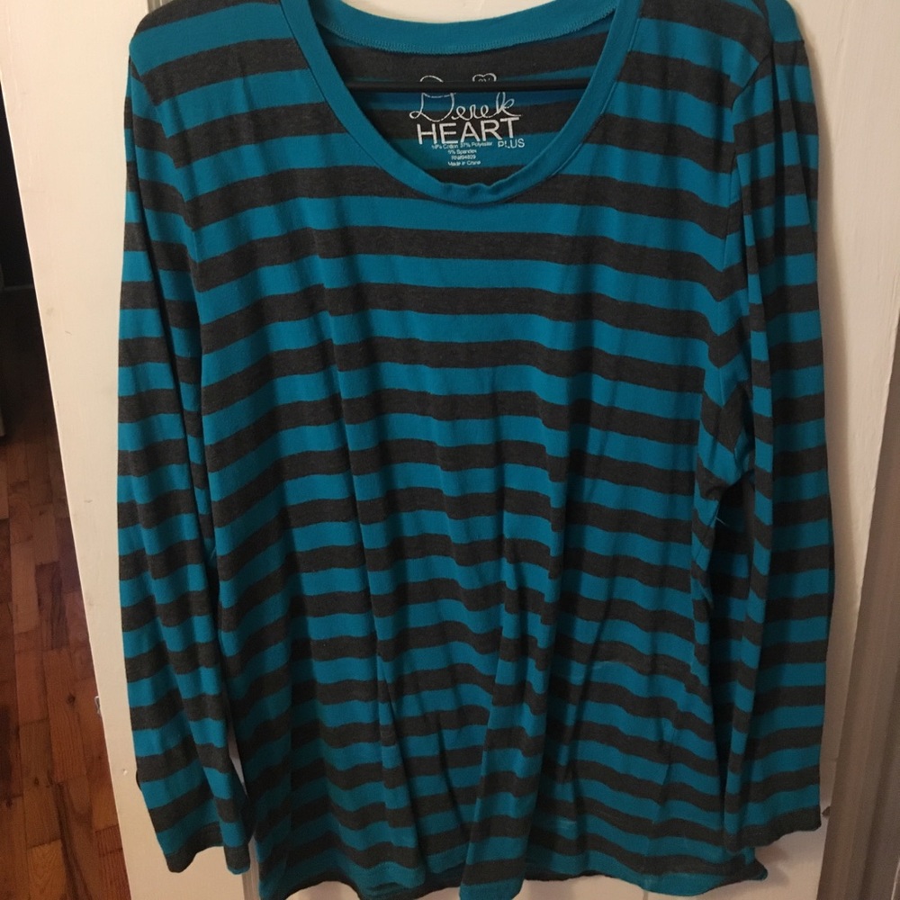 Women’s plus size shirt size 3x