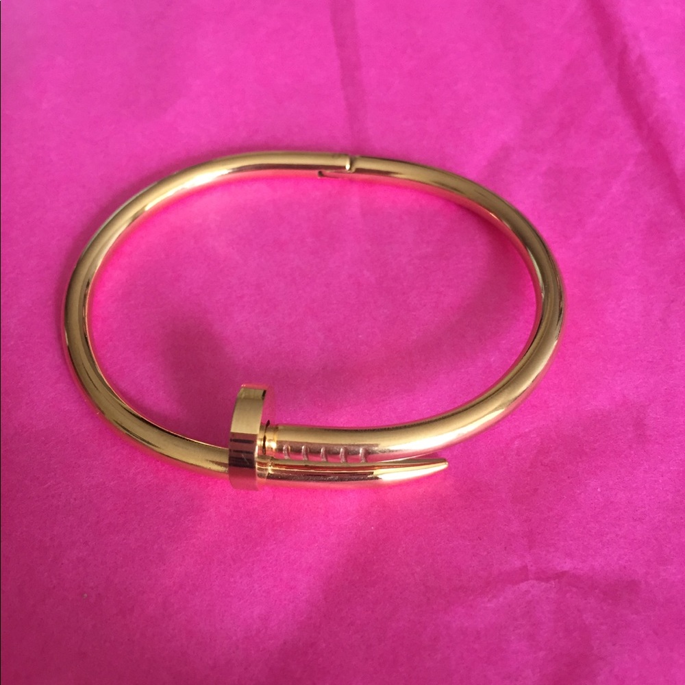 Nail bracelet in stainless steel