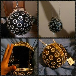 Round ball purse