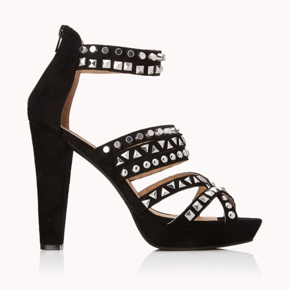 Forever 21 Studs Platform NEW - Picture 3 of 3