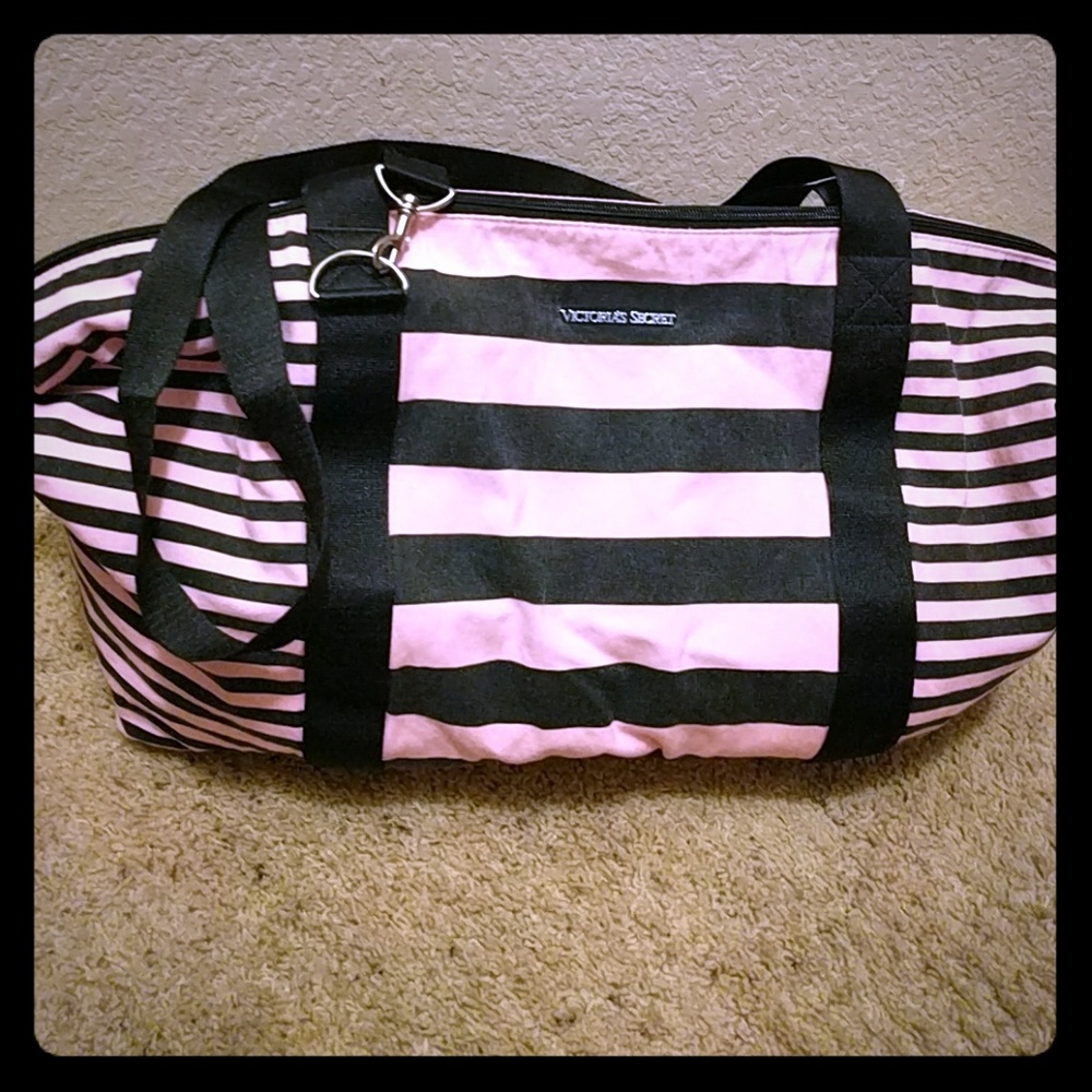 💬 price drop ⬇️ Victoria's Secret large bag.