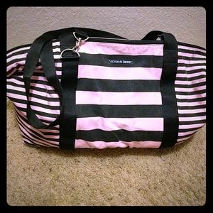 💬 price drop ⬇️ Victoria's Secret large bag.