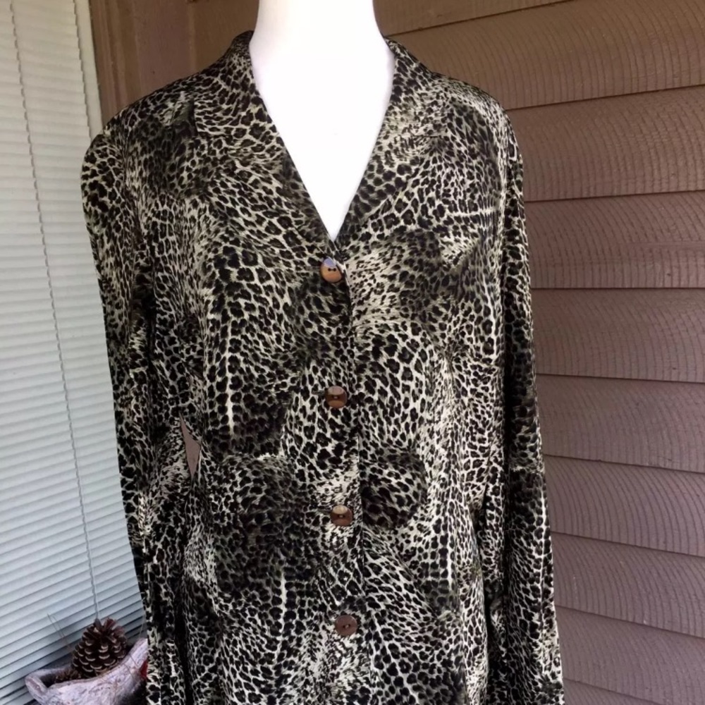DANA BUCHMAN Animal Print Blouse; Vintage 1990s