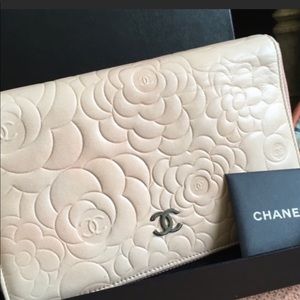 AUTHENTIC CHANEL WALLET 💋🔥GoRGEOUS WALLET 💋💝 AUTHENTIC CHANEL WALLET 💋🔥GoRGEOUS WALLET 💋💝