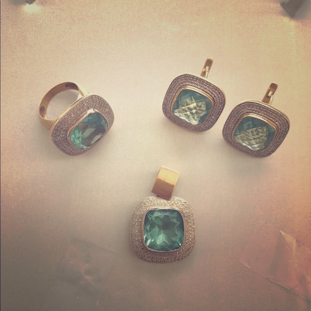 Jewelry Emerald set.
