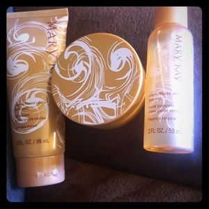 Creamy Frosted Vanilla Sets