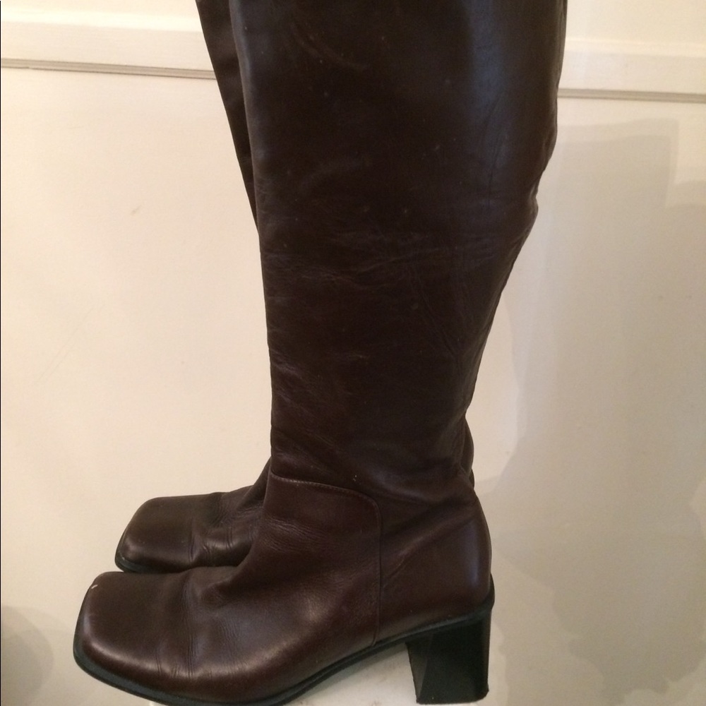 Leather Boots by Vera Gomma