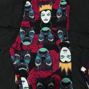 NWOT Lularoe Villian Leggings! 👑