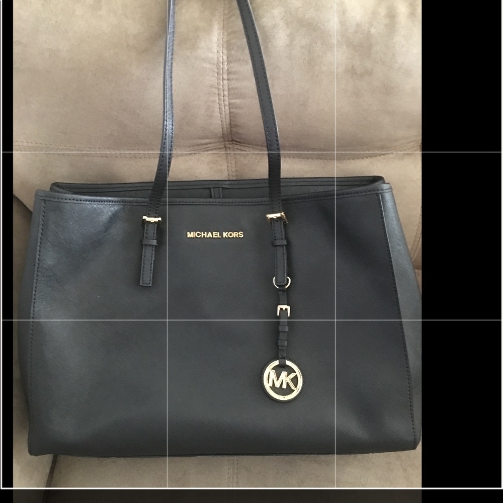 Michael Kors shoppers-