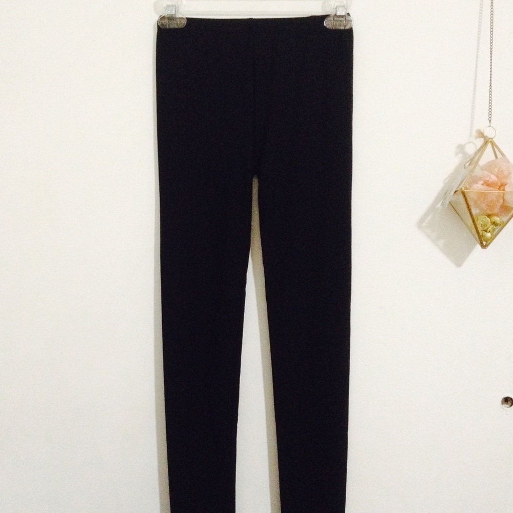 Black leggings